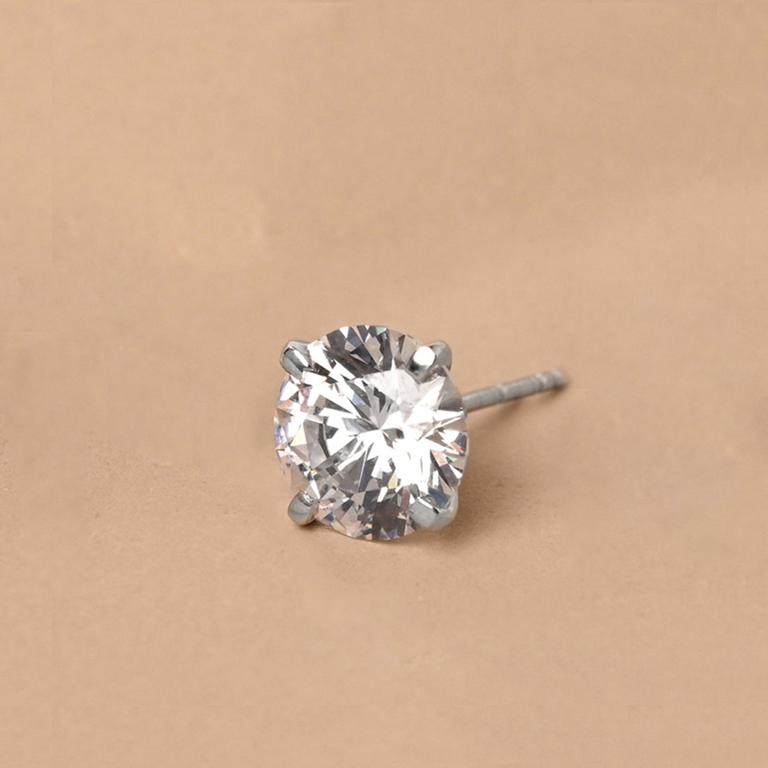 Silver Round Solitaire Stud Men Earring 1 Piece